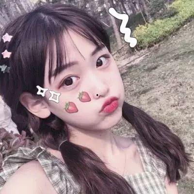 娱乐吃瓜酱女生p图,揭秘网红滤镜下的真实面貌  第2张